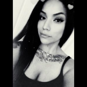 Meet your Posher, Claudia